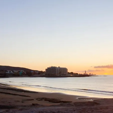 דירה The Sunrise & Seaview Penthouse - By Medano4you *
